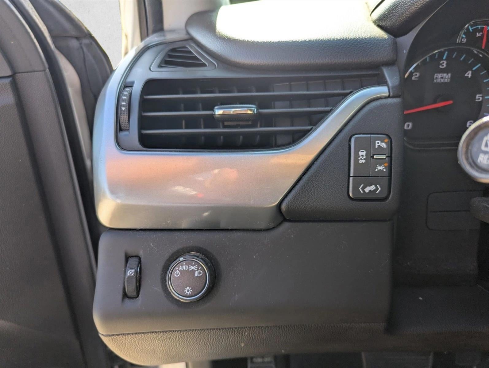 2019 Chevrolet Suburban 2WD 1500 LT