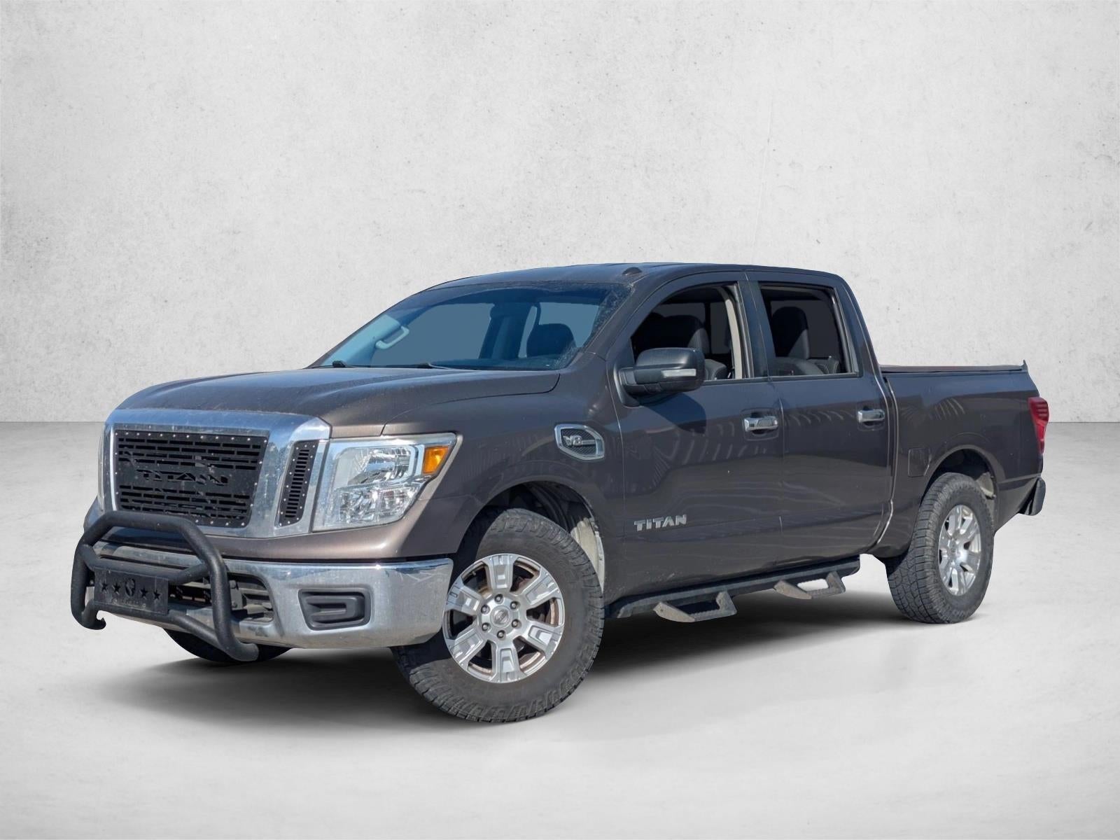 2017 Nissan Titan 4x4 Crew Cab SV