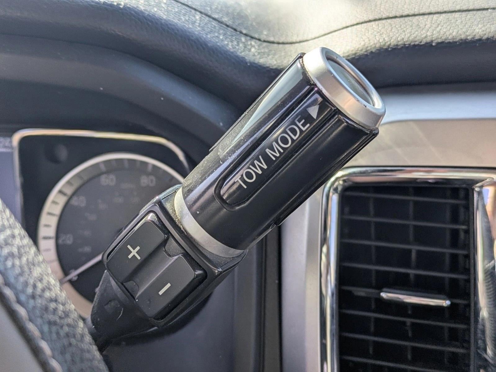 2017 Nissan Titan 4x4 Crew Cab SV