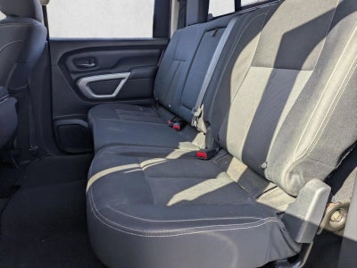 2017 Nissan Titan 4x4 Crew Cab SV