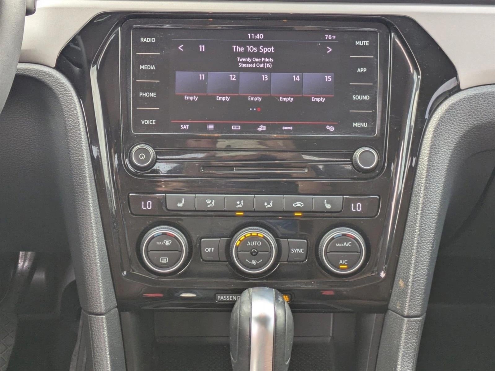 2022 Volkswagen Passat 2.0T SE Auto