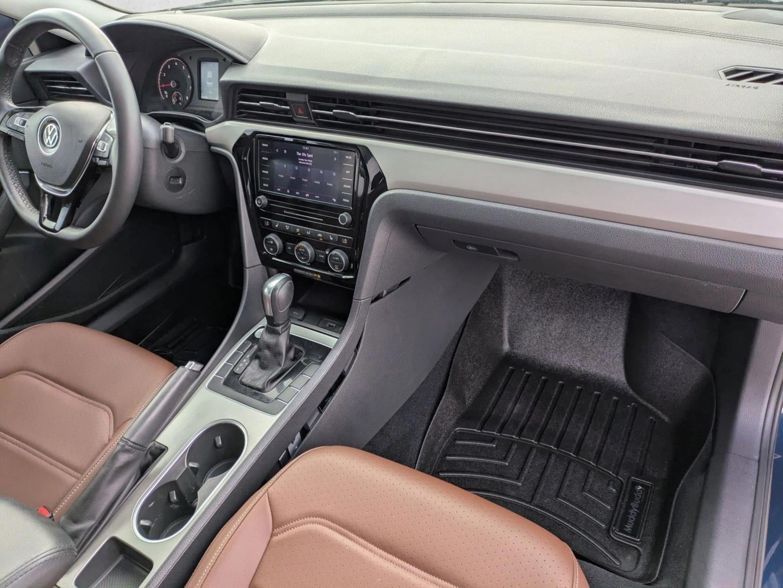 2022 Volkswagen Passat 2.0T SE Auto