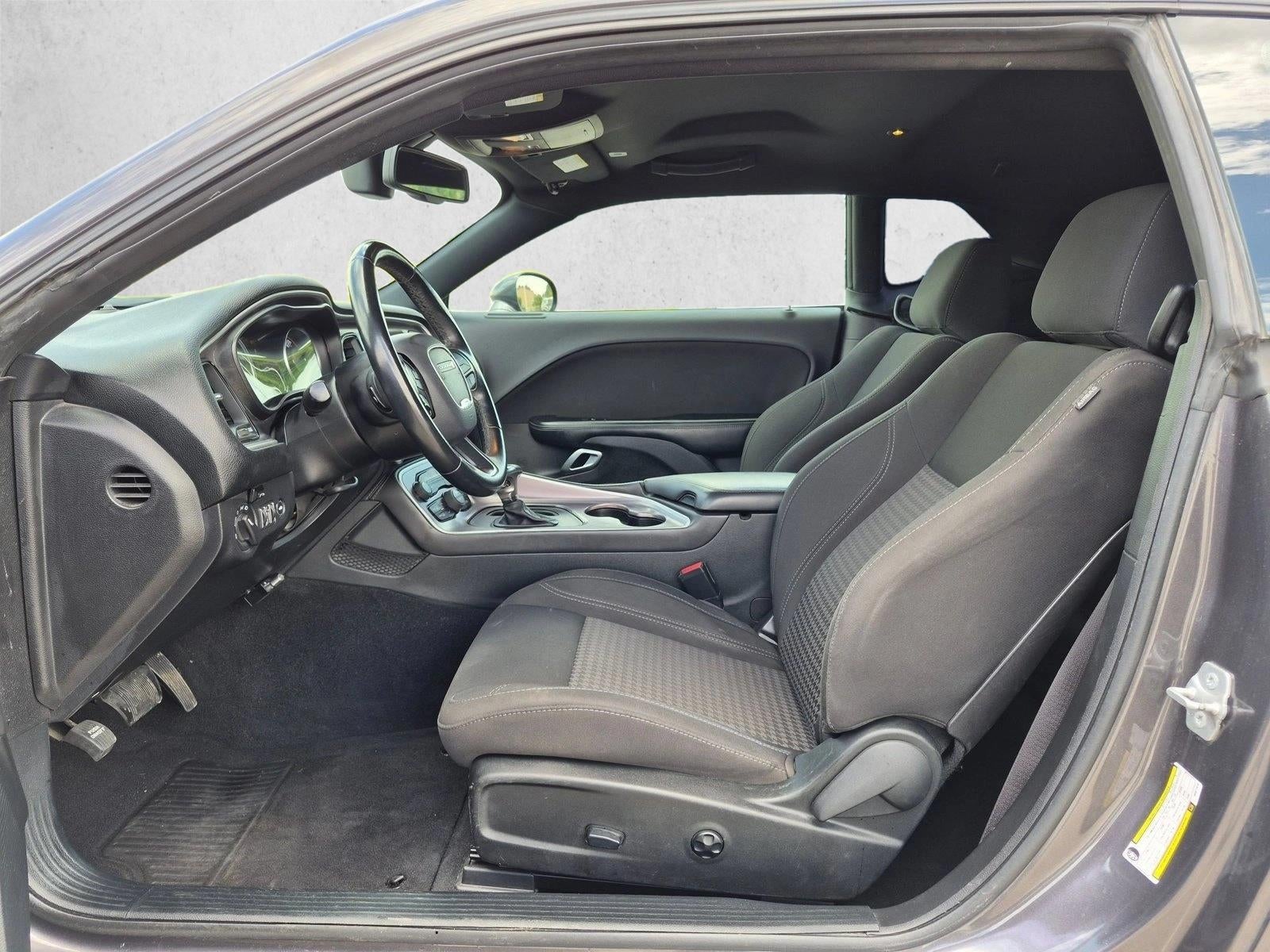 2019 Dodge Challenger SXT RWD