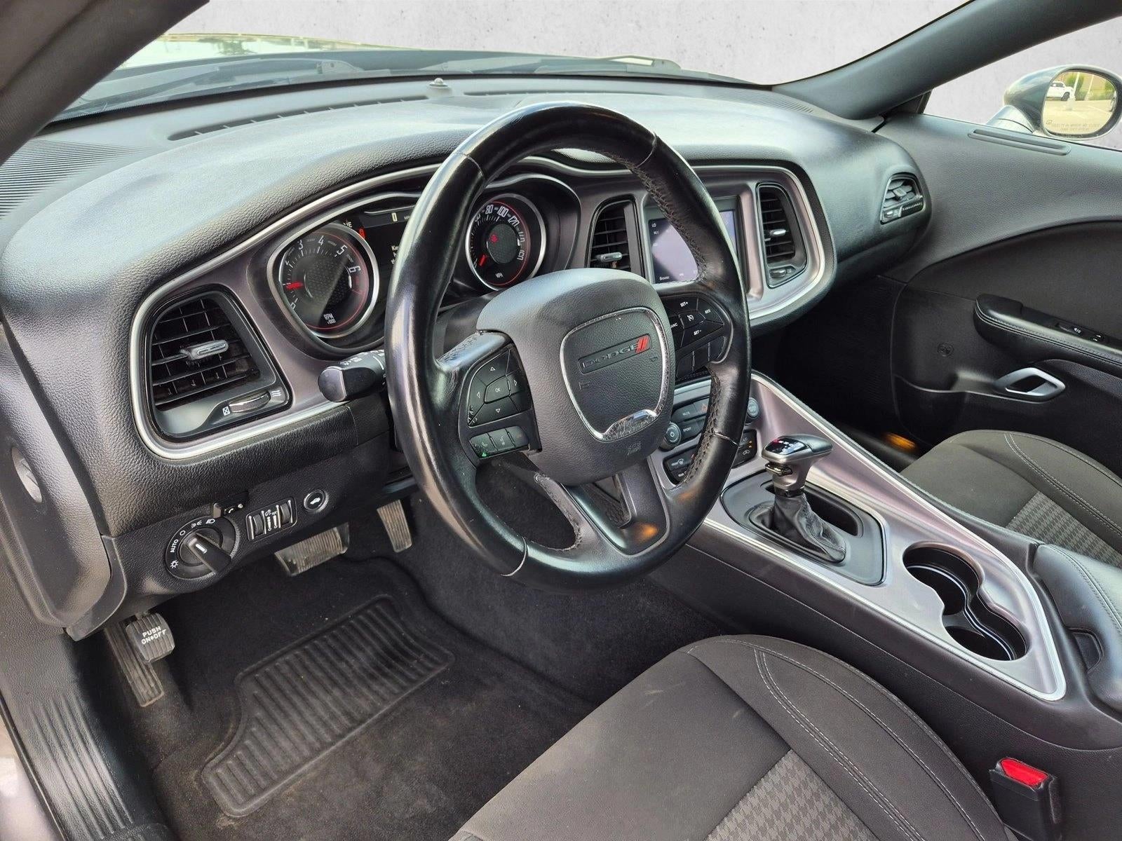 2019 Dodge Challenger SXT RWD