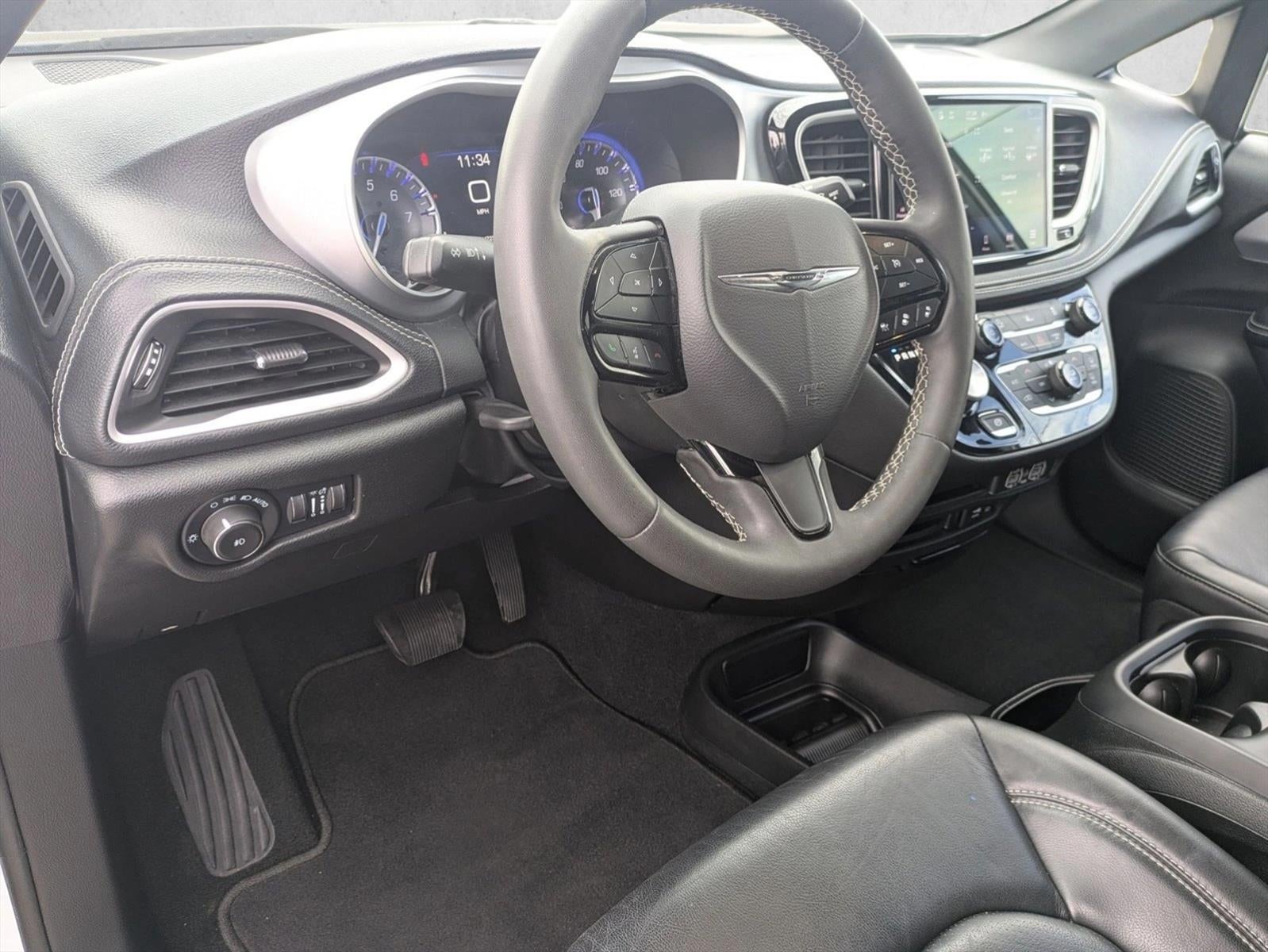 2022 Chrysler Pacifica Touring L FWD