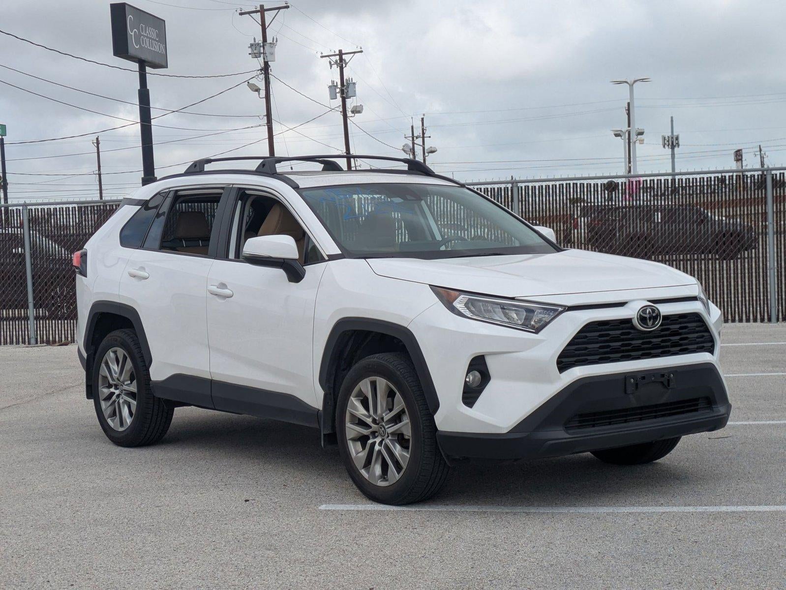 2019 Toyota RAV4 XLE Premium FWD (Natl)
