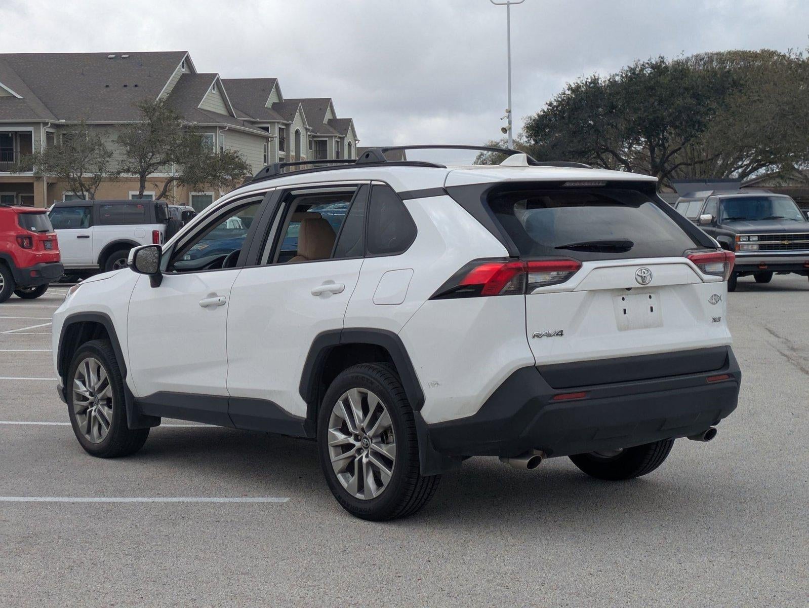 2019 Toyota RAV4 XLE Premium FWD (Natl)