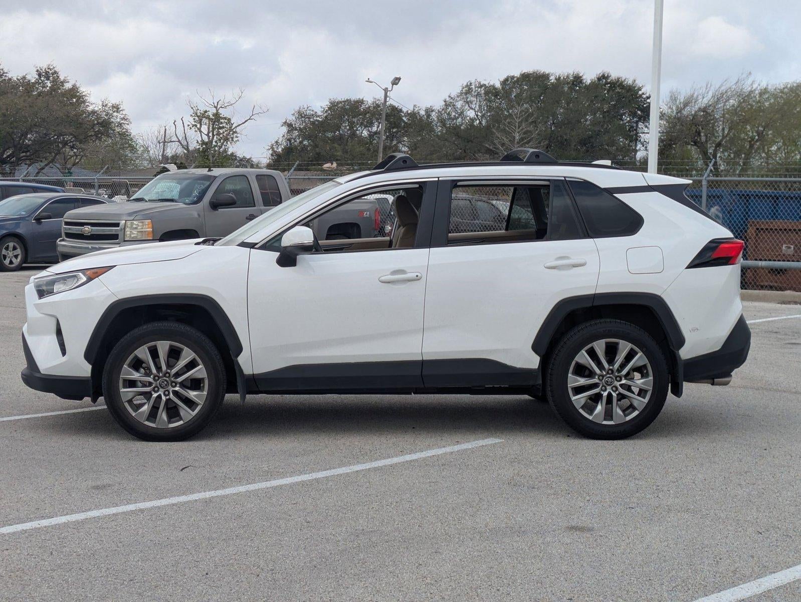 2019 Toyota RAV4 XLE Premium FWD (Natl)