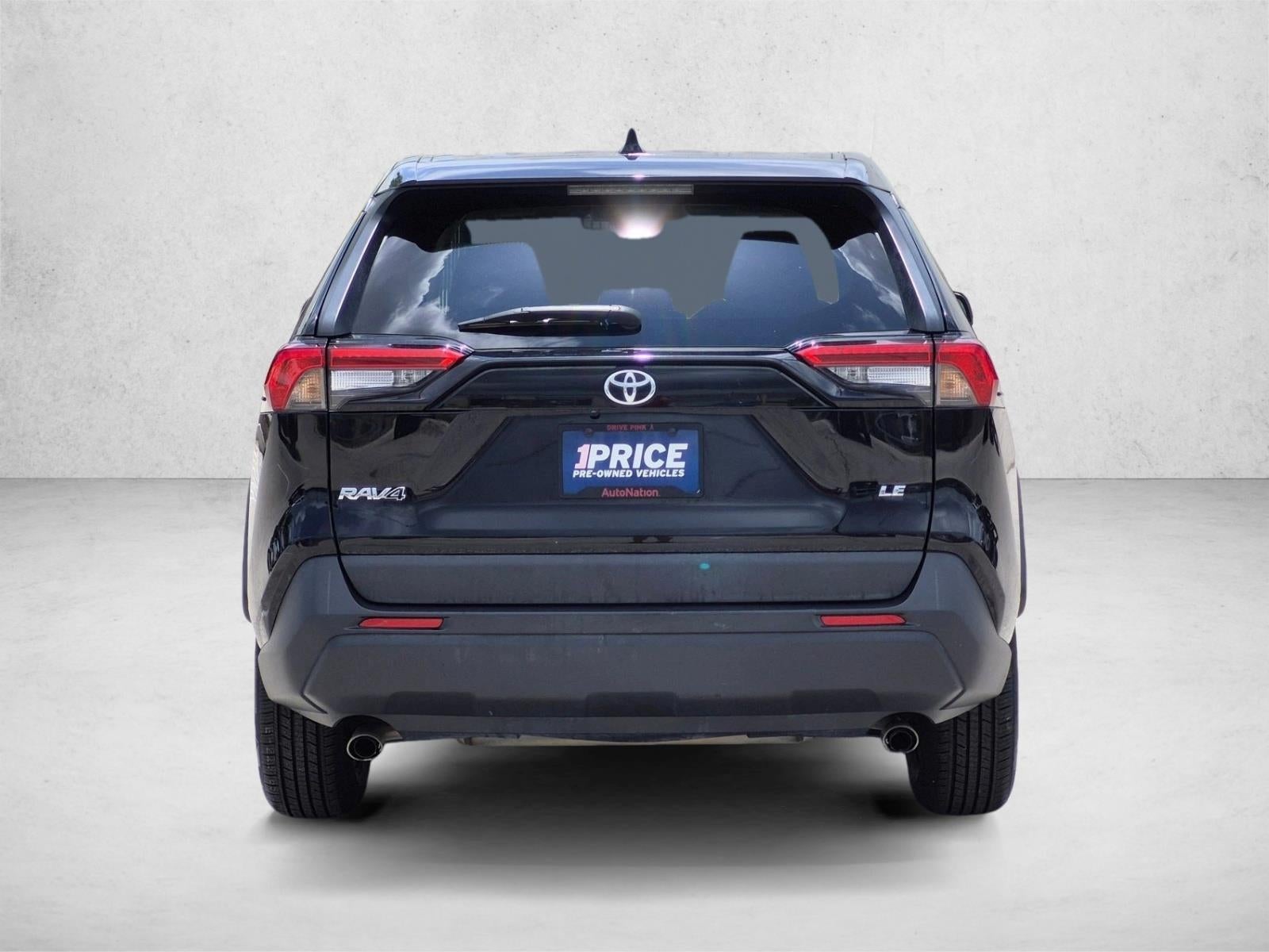 2022 Toyota RAV4 LE FWD (GS)