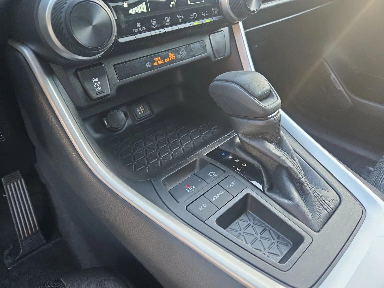 2023 Toyota RAV4 LE FWD (GS)