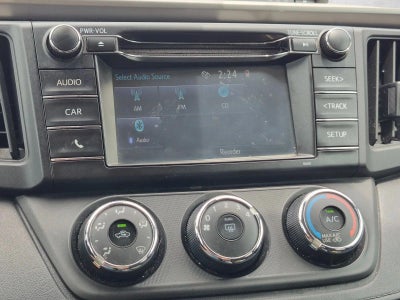2017 Toyota RAV4 LE FWD (GS)