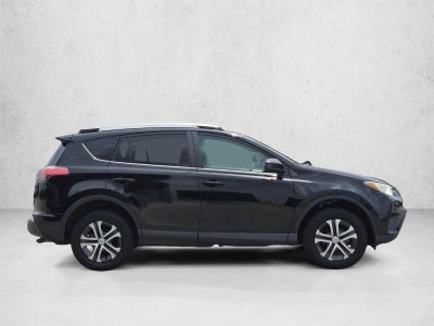 2017 Toyota RAV4 LE FWD (GS)