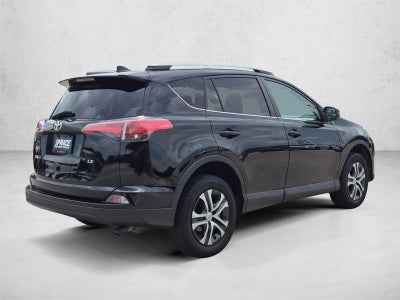 2017 Toyota RAV4 LE FWD (GS)