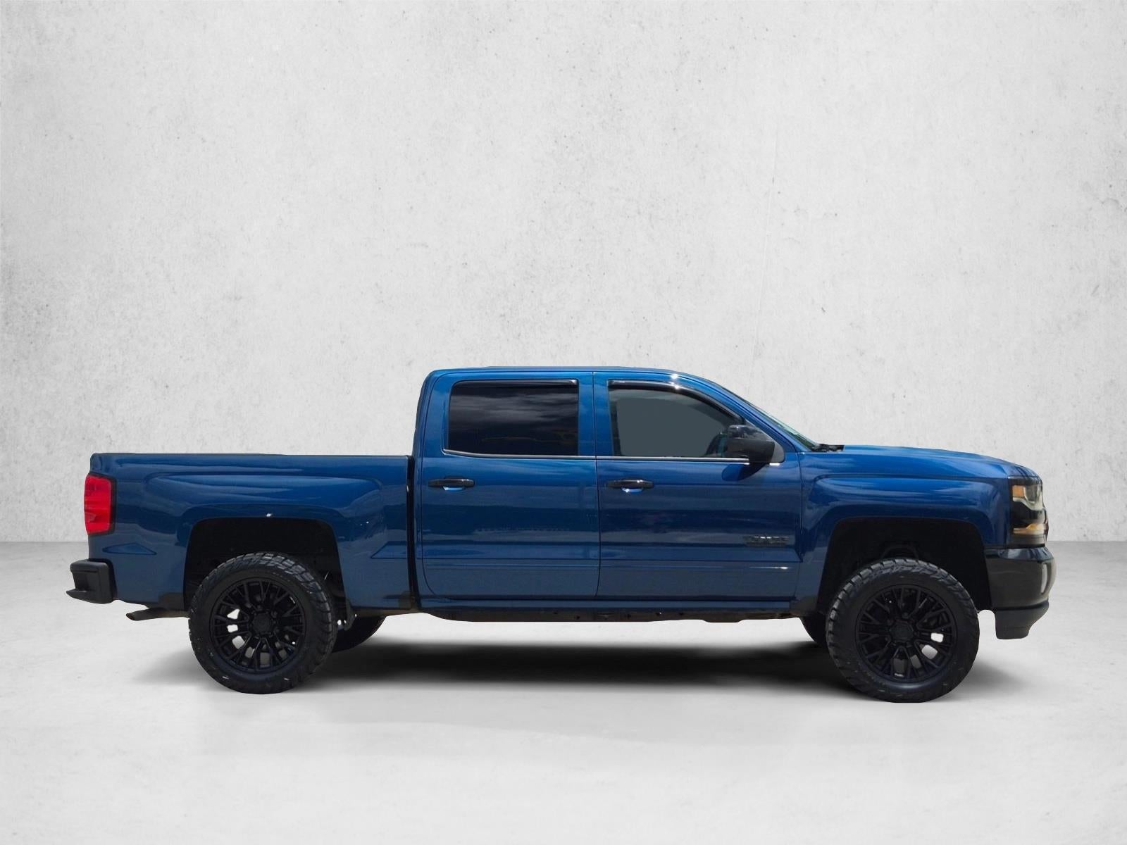 2017 Chevrolet Silverado 1500 Crew Cab Short Box 2-Wheel Drive LT