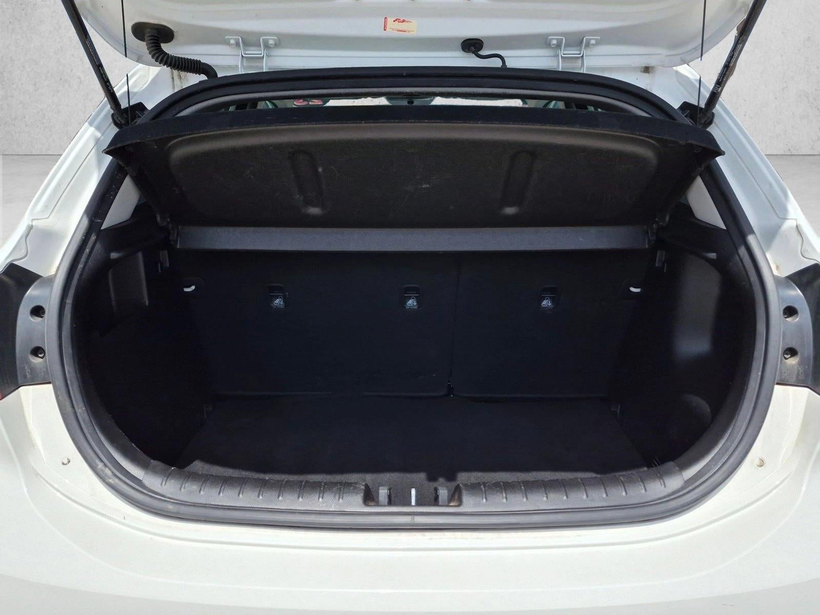 2023 Kia Rio 5-Door S IVT
