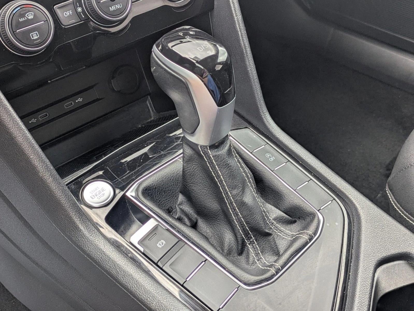 2024 Volkswagen Taos SE FWD