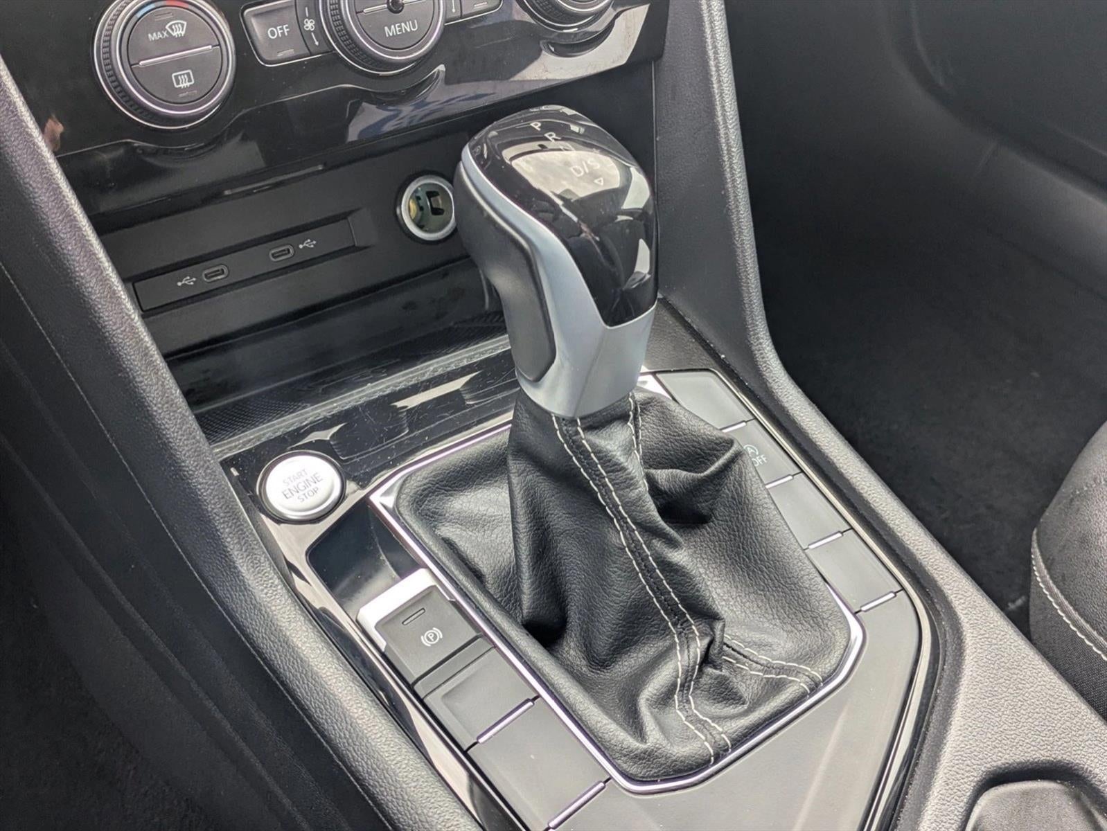 2024 Volkswagen Taos SE FWD