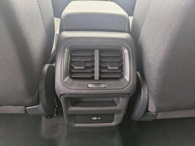 2024 Volkswagen Taos SE FWD