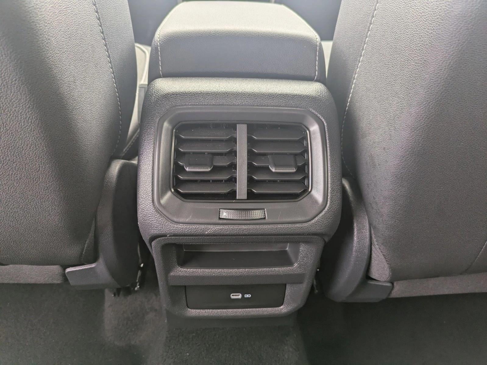 2024 Volkswagen Taos SE FWD