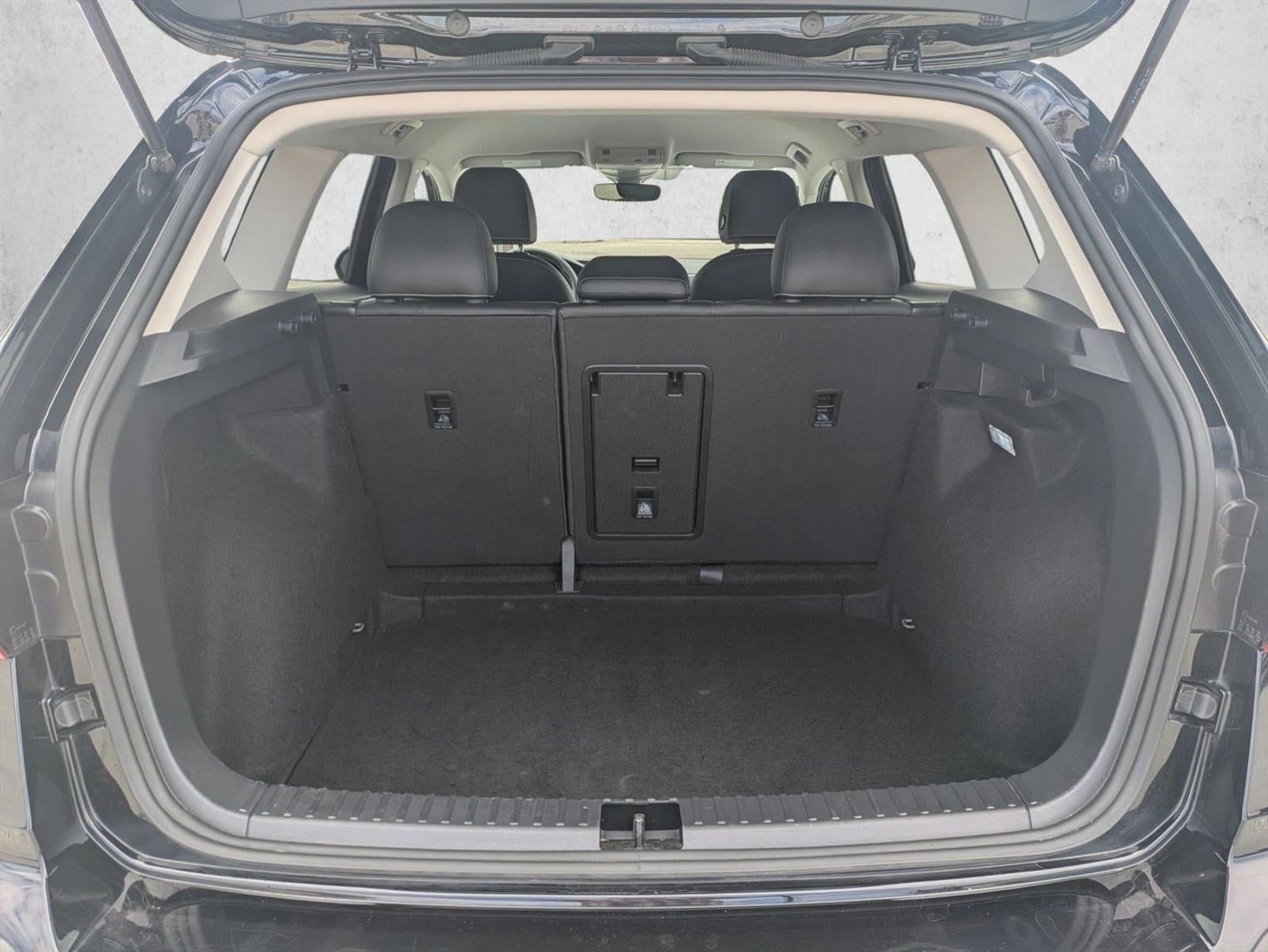 2024 Volkswagen Taos SE FWD