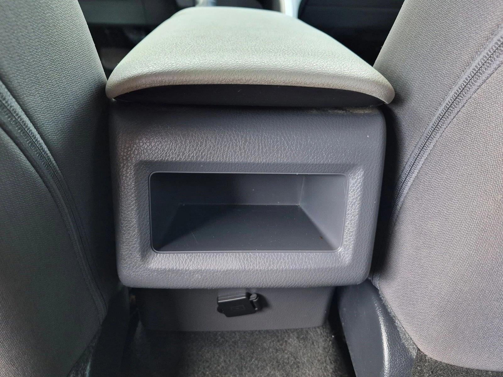 2023 Toyota Camry LE Auto (SE)