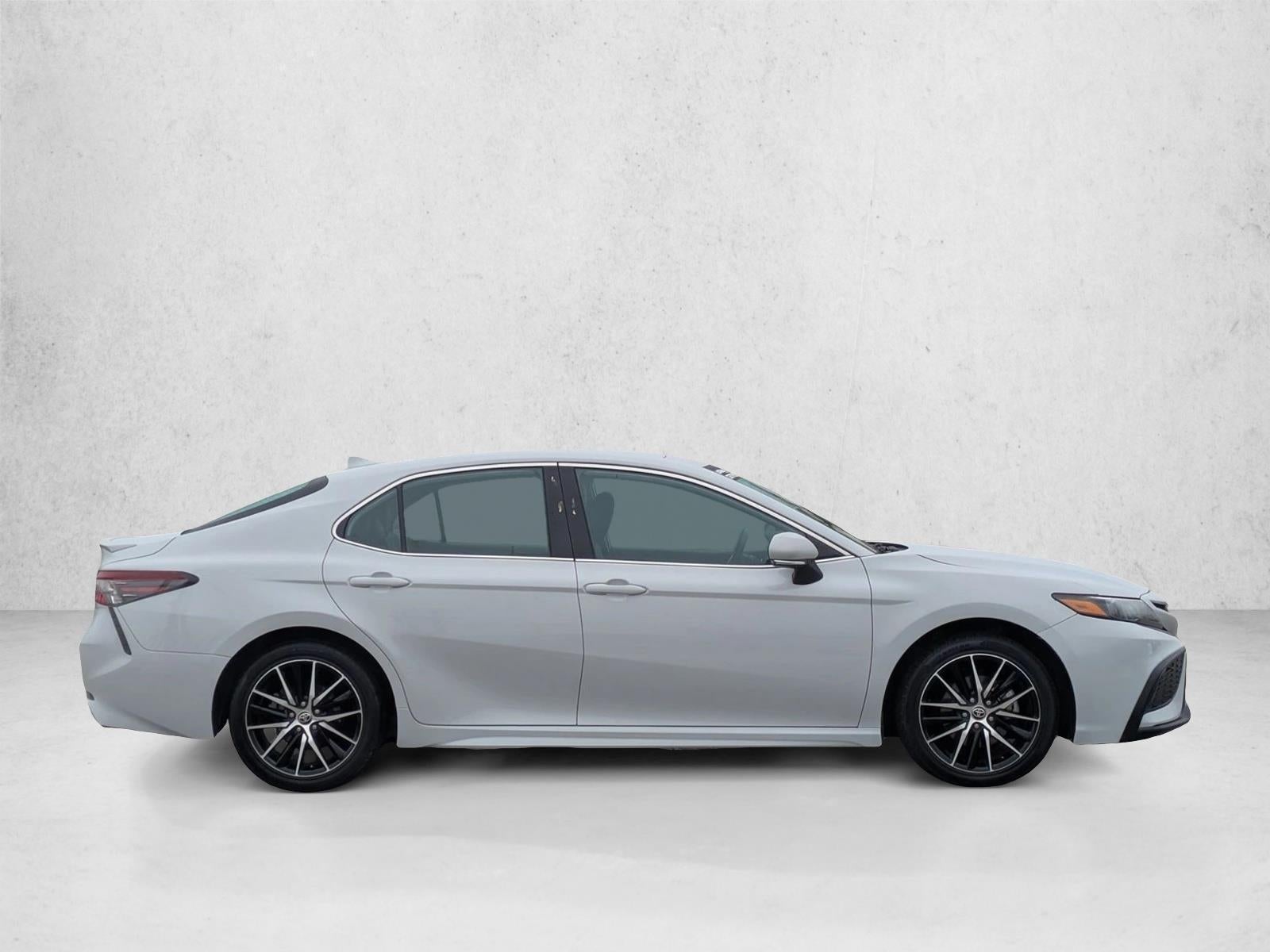 2024 Toyota Camry SE Auto (SE)