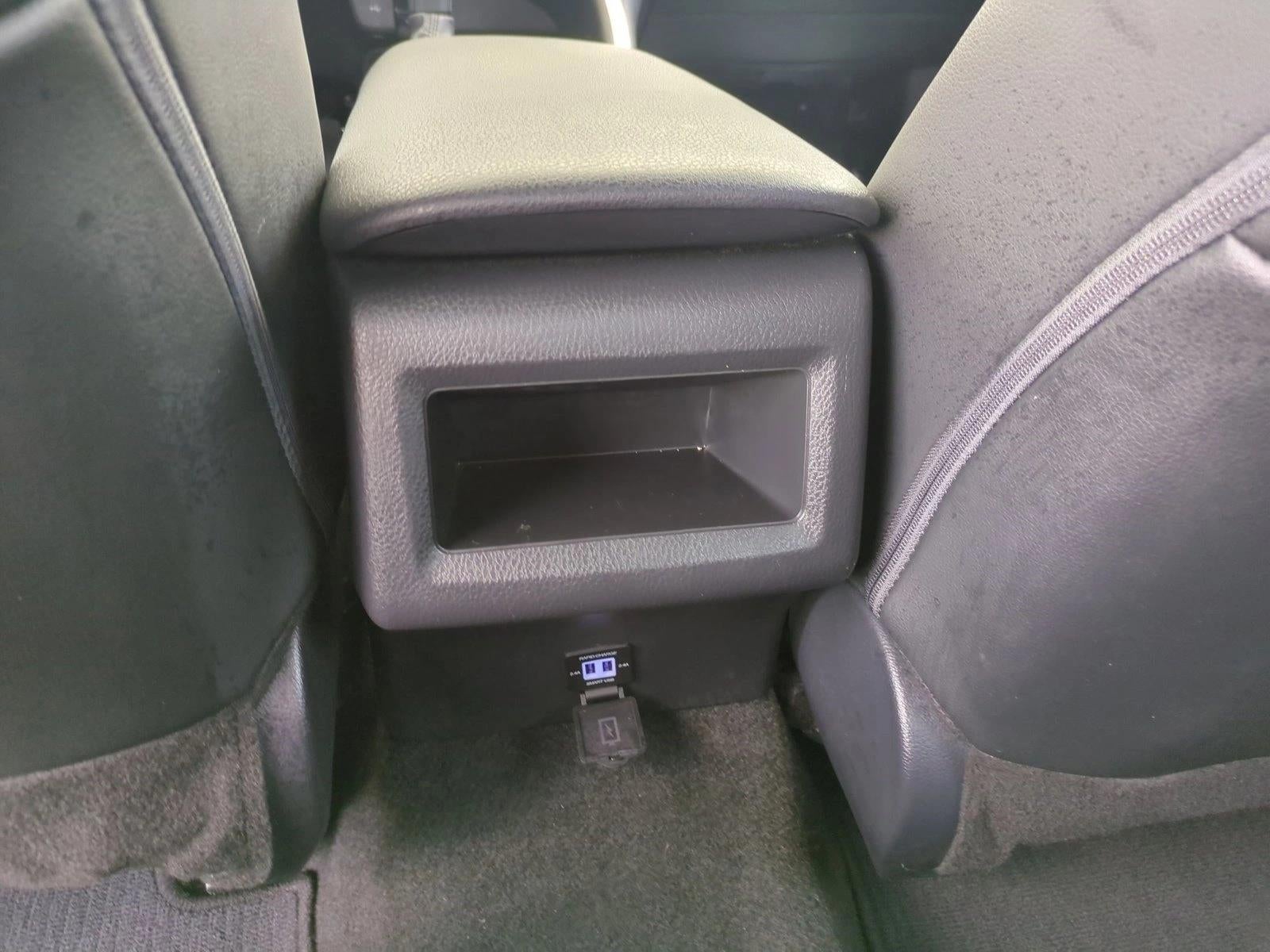 2024 Toyota Camry SE Auto (SE)