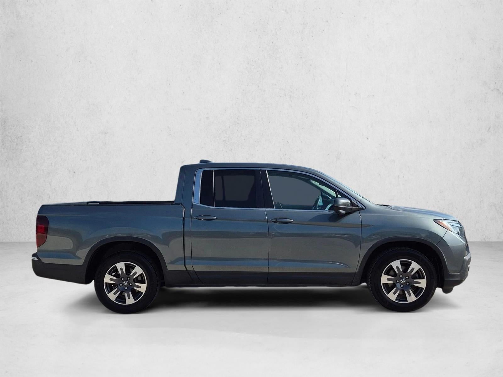 2017 Honda Ridgeline RTL-T 4x2 Crew Cab 5.3' Bed