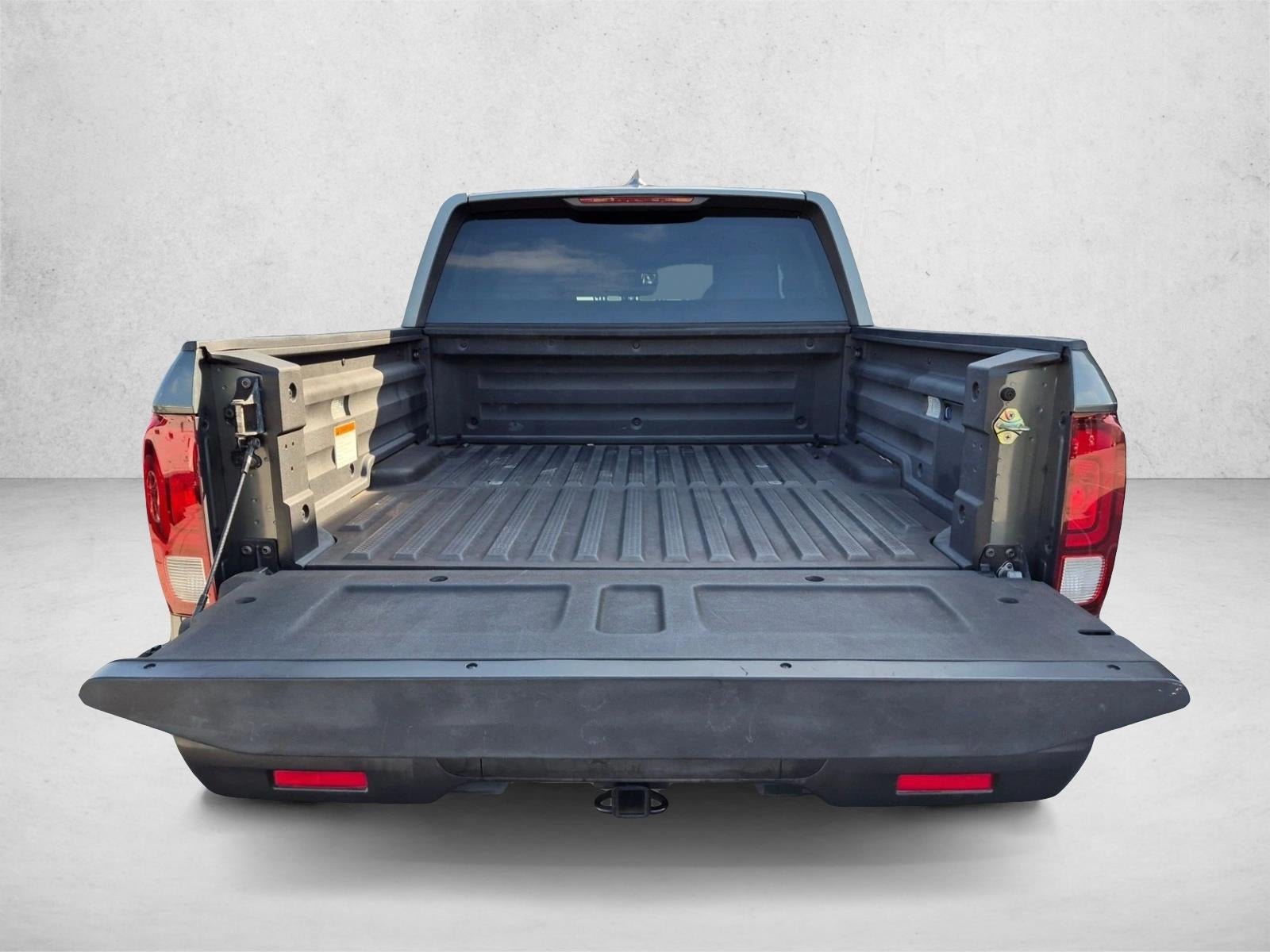 2017 Honda Ridgeline RTL-T 4x2 Crew Cab 5.3' Bed