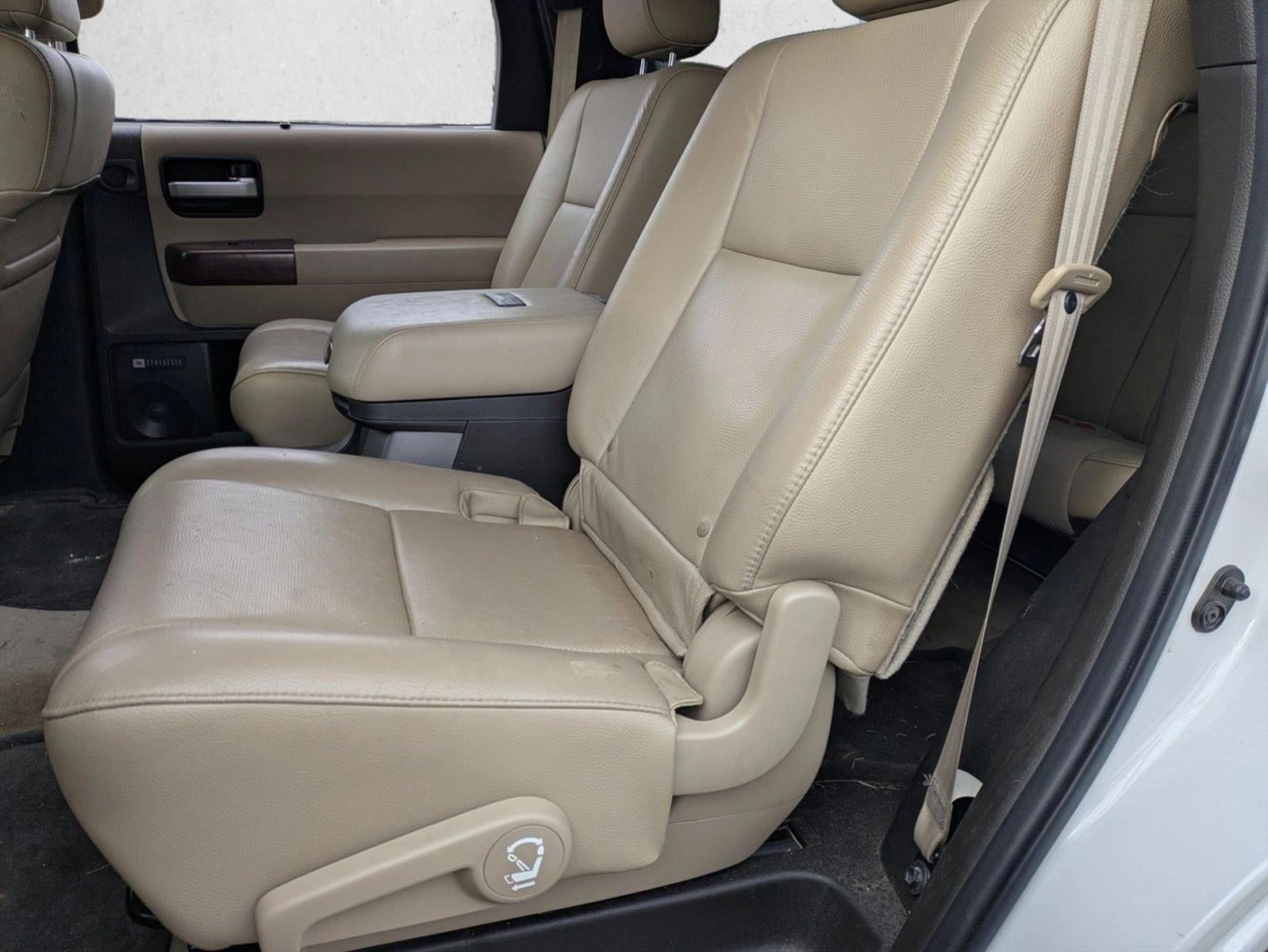 2011 Toyota Sequoia 4WD LV8 FFV 6-Spd AT Platinum (Natl)