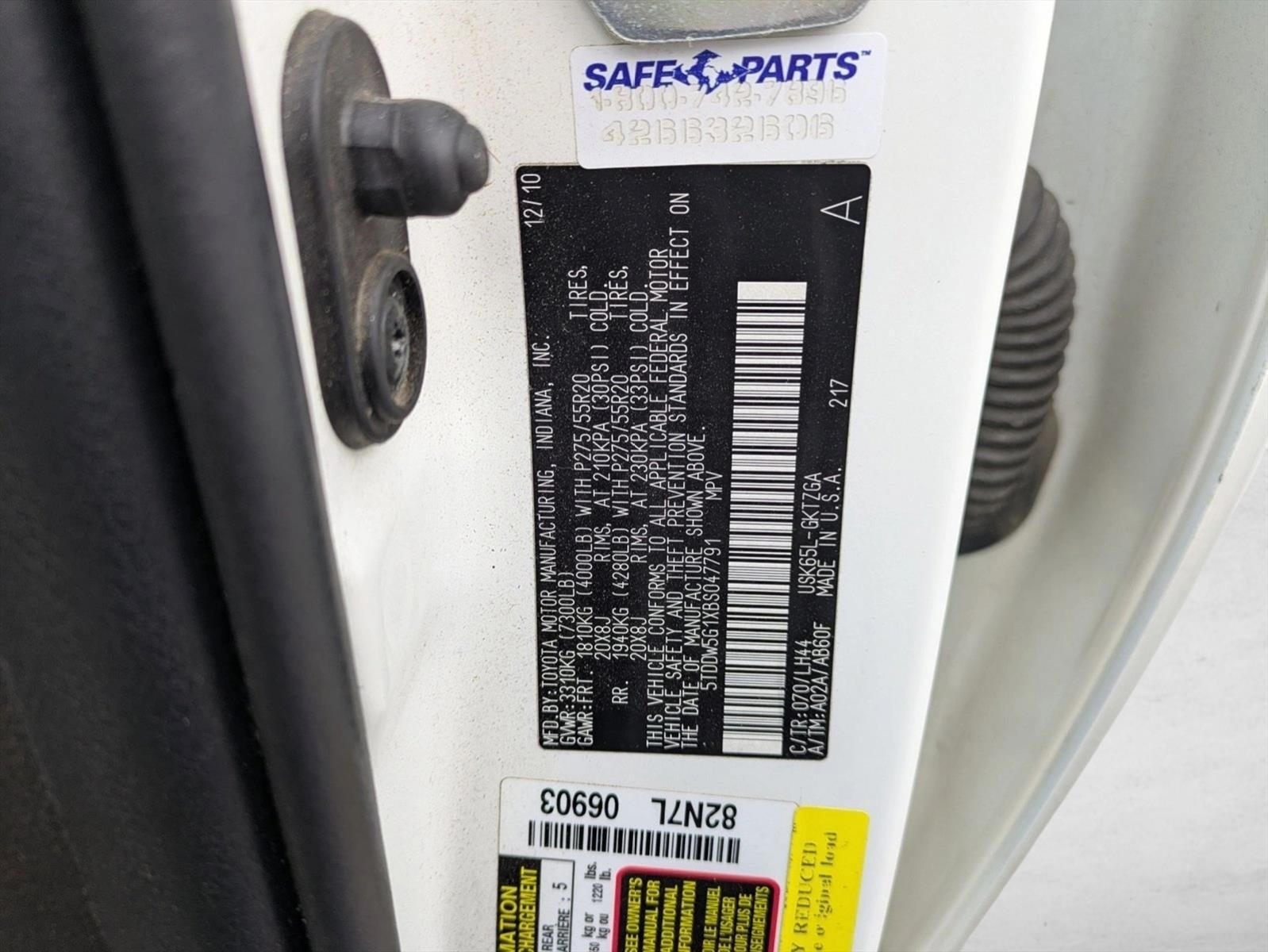 2011 Toyota Sequoia 4WD LV8 FFV 6-Spd AT Platinum (Natl)