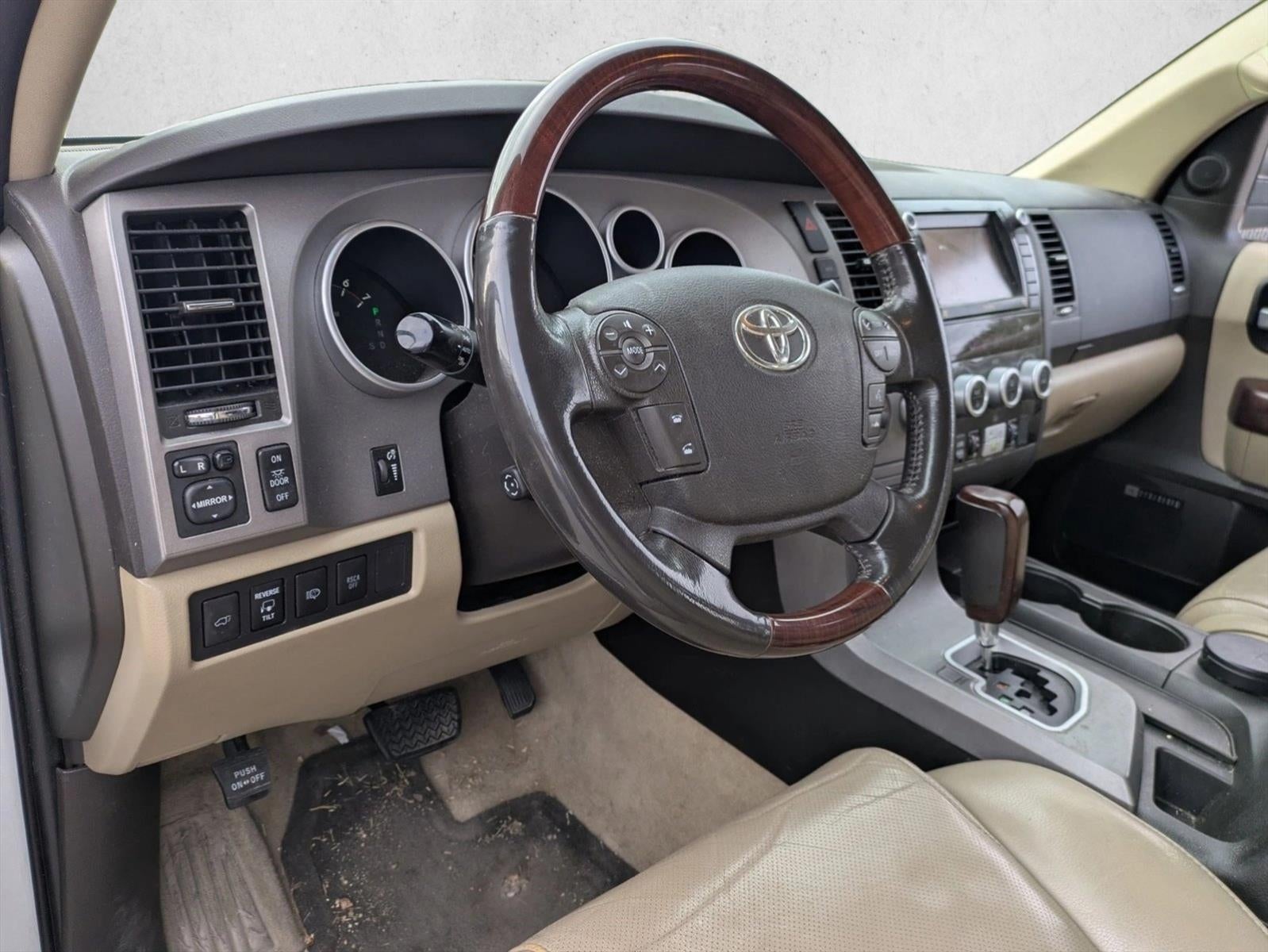 2011 Toyota Sequoia 4WD LV8 FFV 6-Spd AT Platinum (Natl)