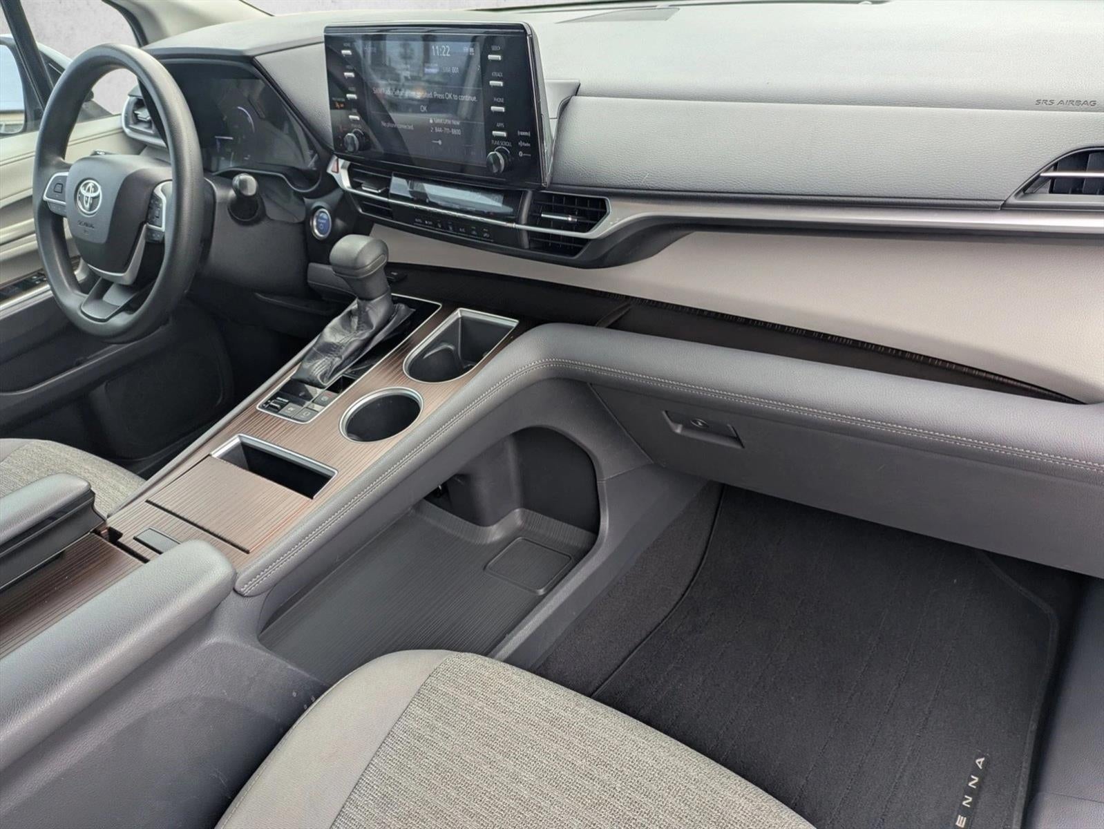 2021 Toyota Sienna LE FWD 8-Passenger (Natl)