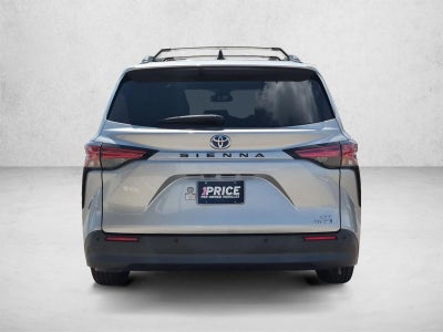 2021 Toyota Sienna XLE FWD 8-Passenger (Natl)