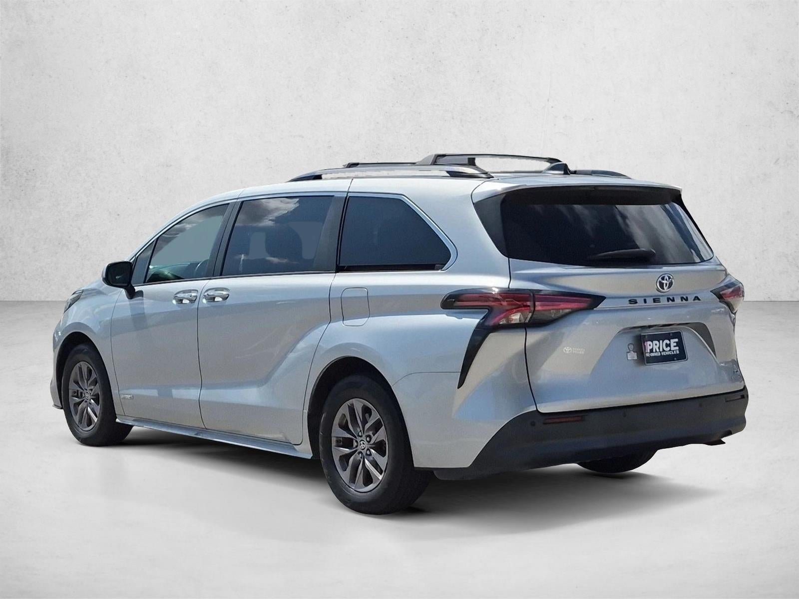 2021 Toyota Sienna XLE FWD 8-Passenger (Natl)