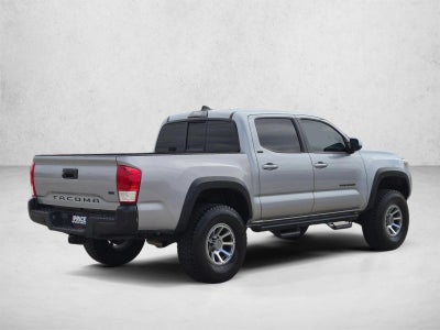 2017 Toyota Tacoma SR5 Double Cab 5' Bed V6 4x2 AT (GS)