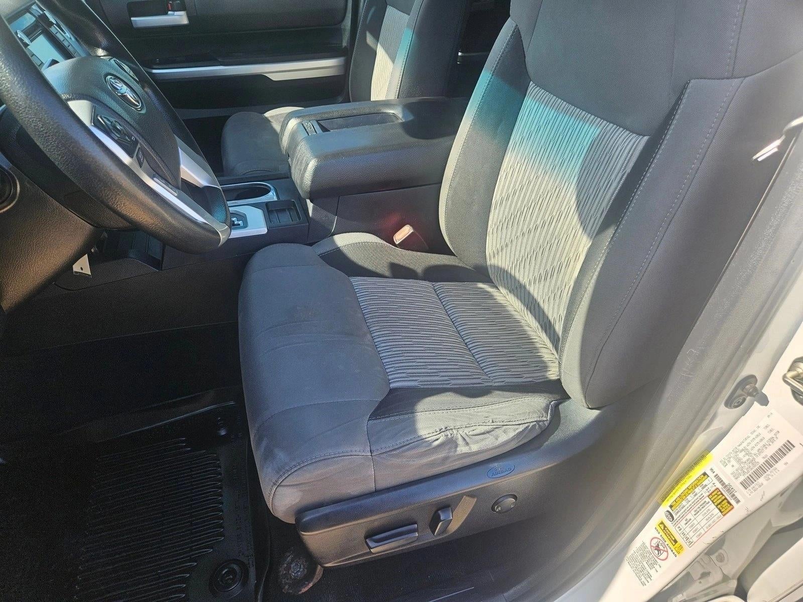 2017 Toyota Tundra 4WD 4WD SR5 CrewMax 5.5' Bed 5.7L FFV (SE)