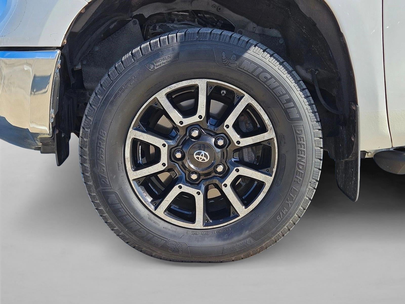 2017 Toyota Tundra 4WD 4WD SR5 CrewMax 5.5' Bed 5.7L FFV (SE)