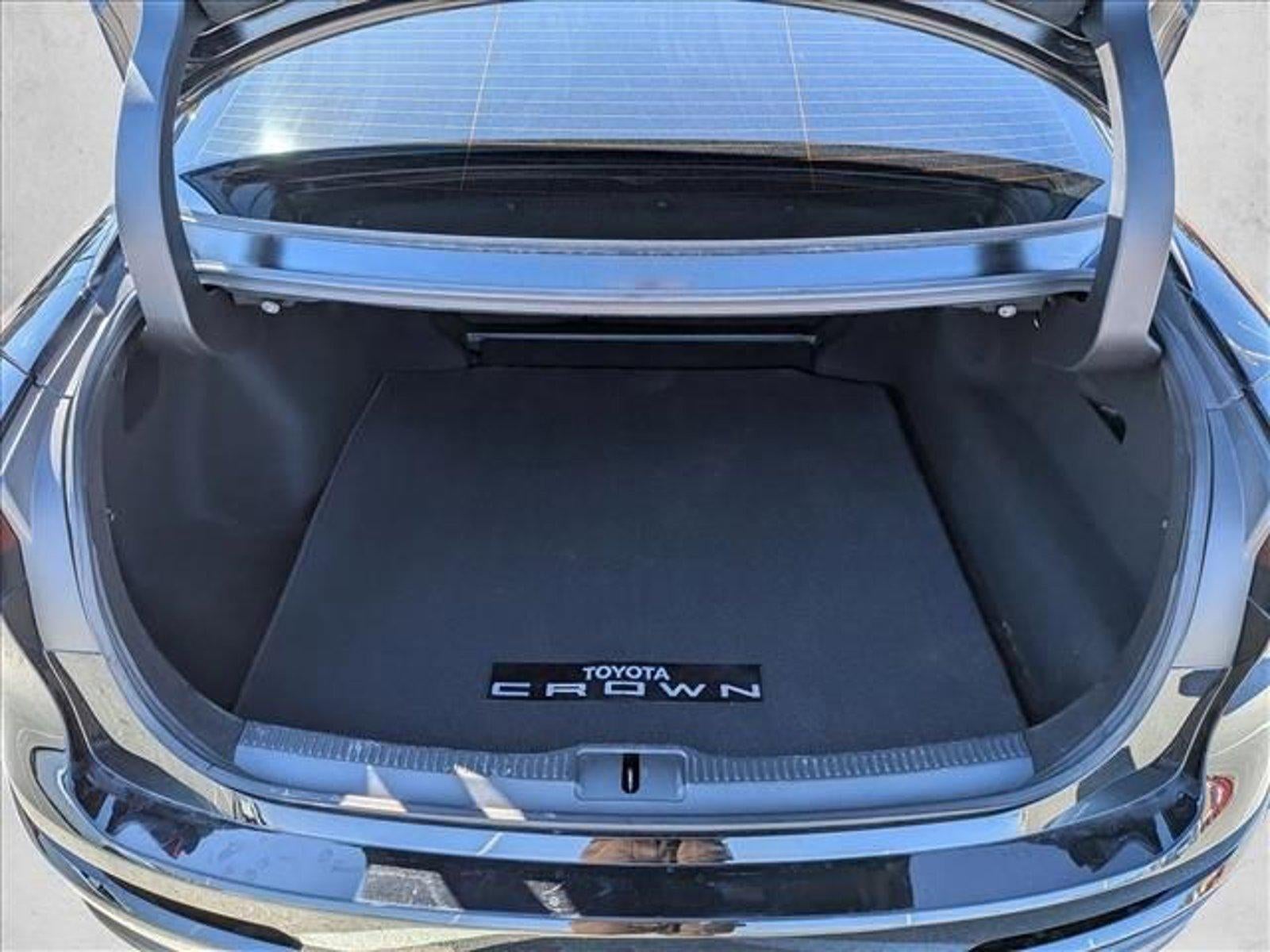 2023 Toyota Crown XLE AWD (Natl)