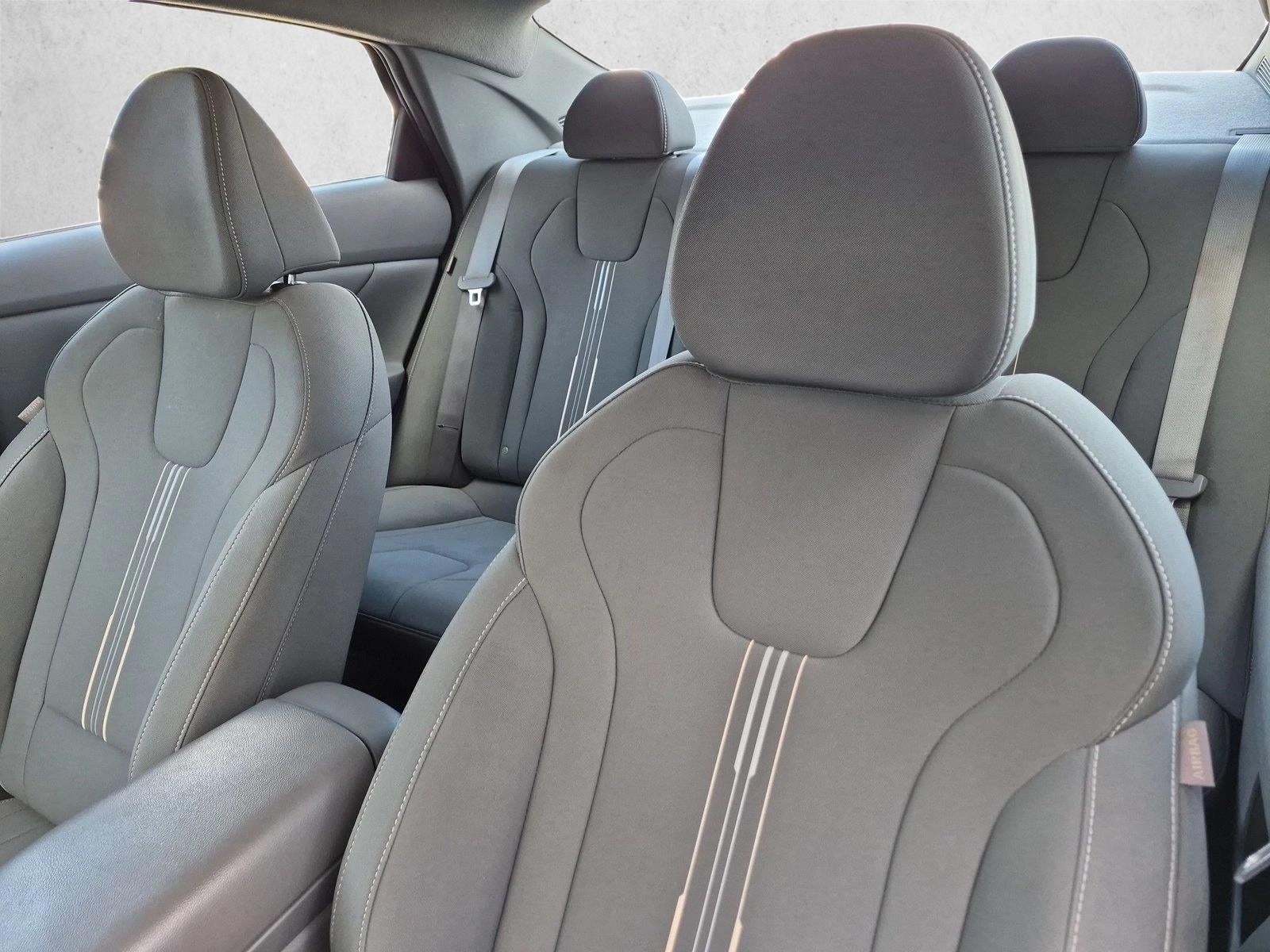 2025 Hyundai ELANTRA SEL Convenience IVT